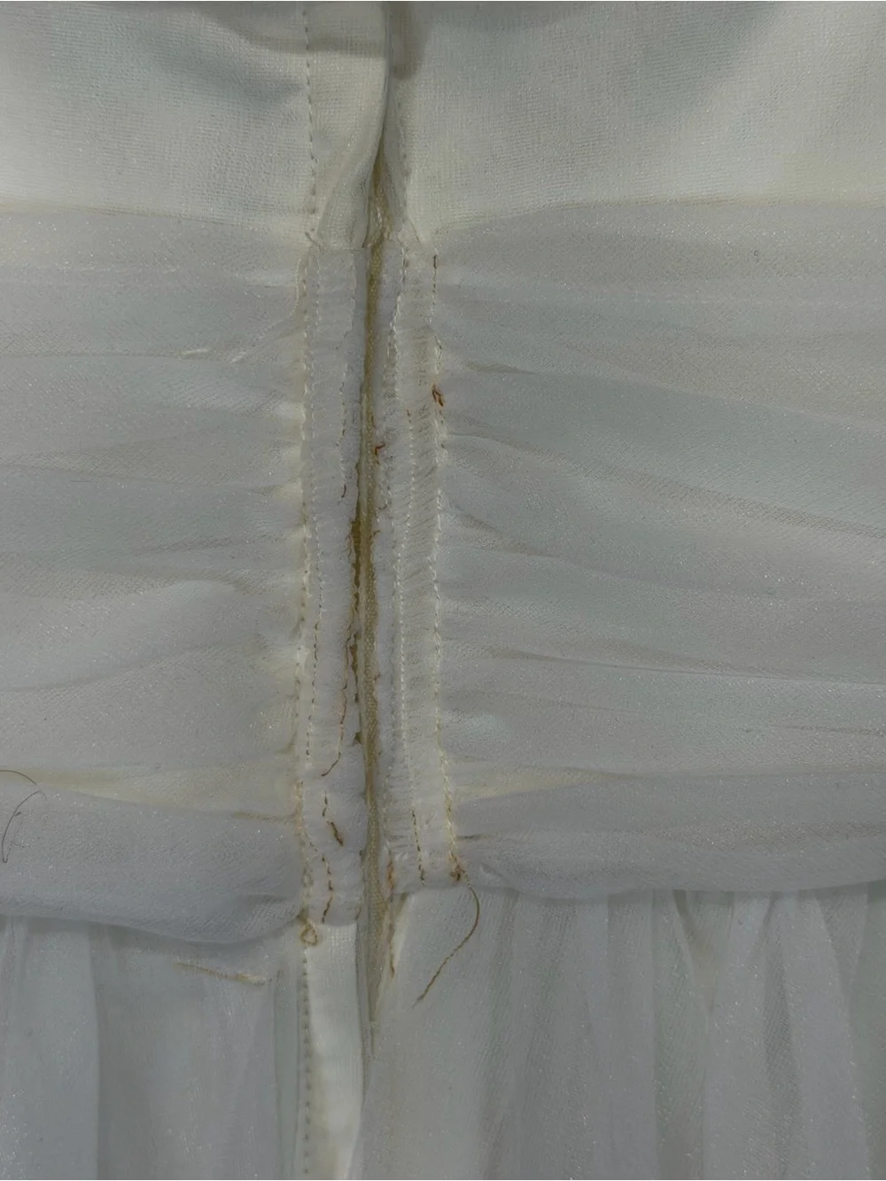Elegant White Chiffon Women’s Dress with Ruching 1980s vintage - Picture 4 of 7
